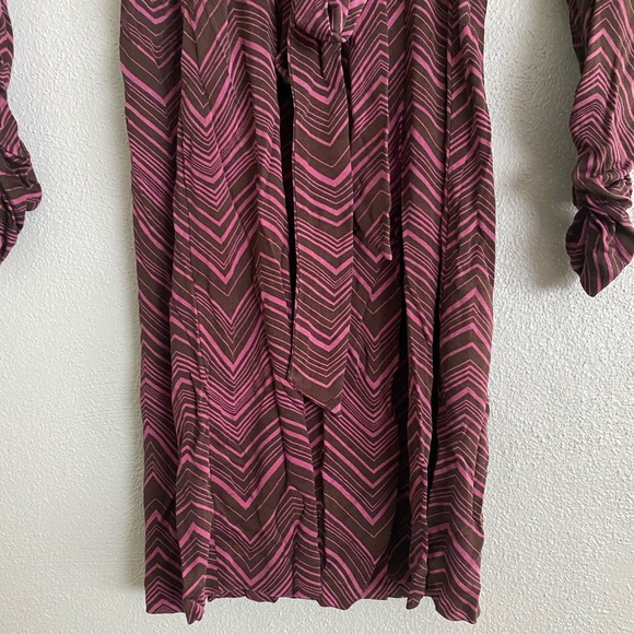 Trina Turk Wrap Dress Size Small Silk Long Sleeve Pink Brown Chevron Soft - Picture 4 of 10